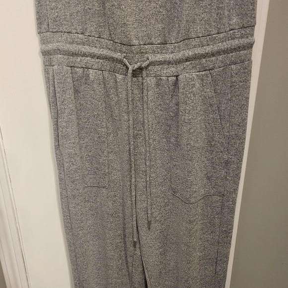 Revolve C&C California Size Large Heathered Grey - Picture 4 of 10